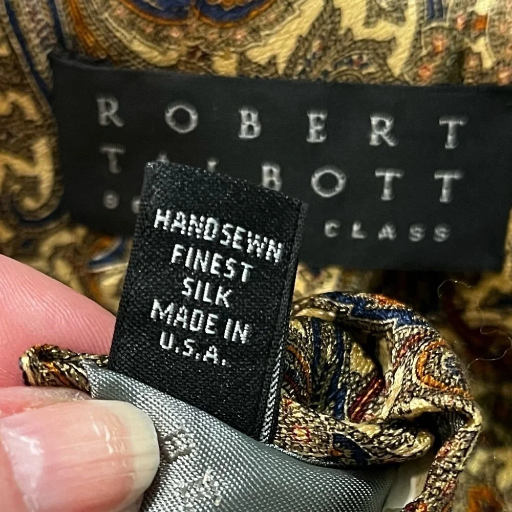 Robert Talbott Best  of Class 100% Silk Neck Tie Yellow Paisley Print Designer